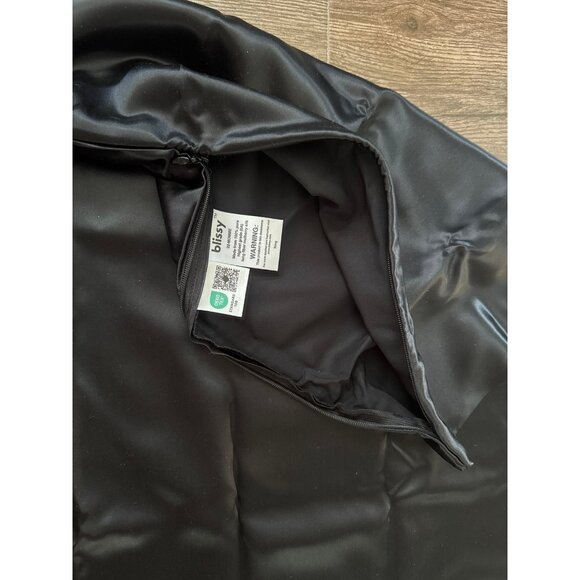 New Blissy 100% Mulberry Silk Pillowcase in Black color, size King - Picture 5 of 5